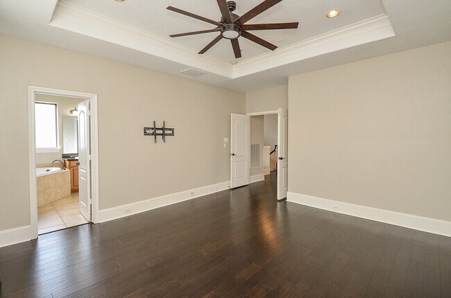 Building Photo - 1307 Studer St