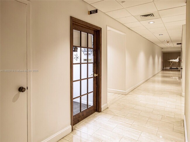 Building Photo - 2333 Brickell Ave