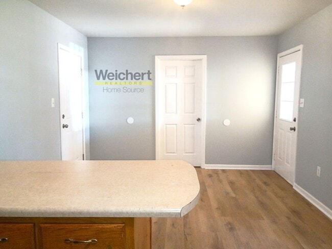 Building Photo - Freshly Remodeled 3BR/2BA with Carport & Spacious Backyard