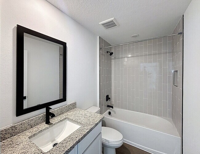 Building Photo - 1270 Ahoy Ave