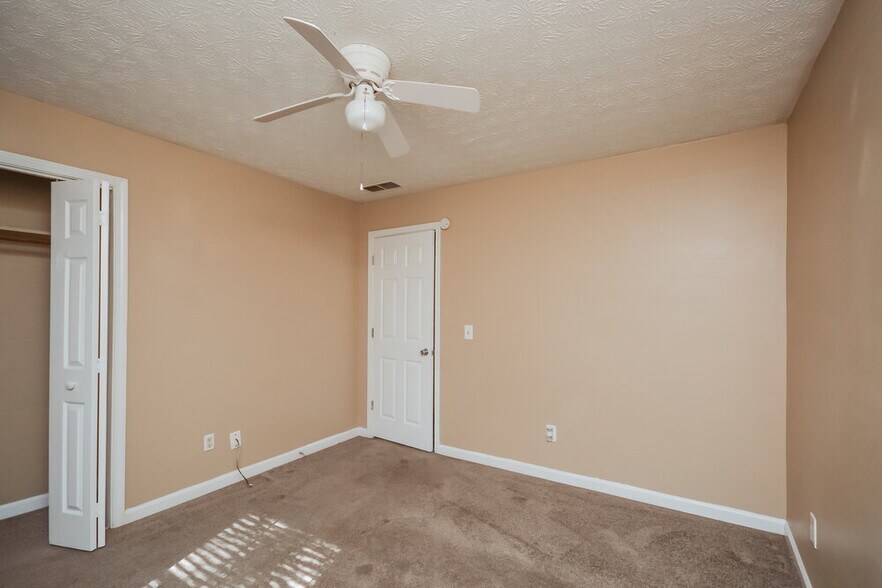 Building Photo - 130 Branchwood Dr