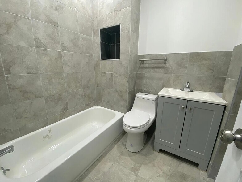 BATHROOM - 108 Winter Ave