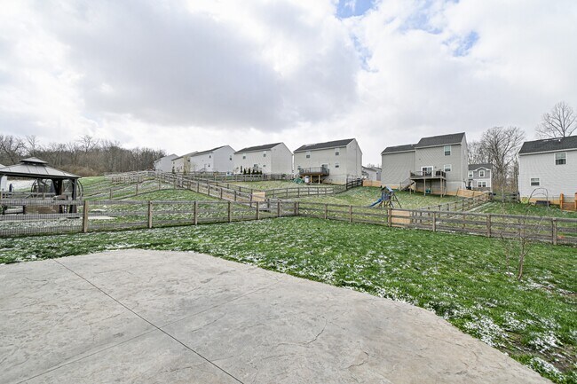 Building Photo - 5697 Julia Kate Dr