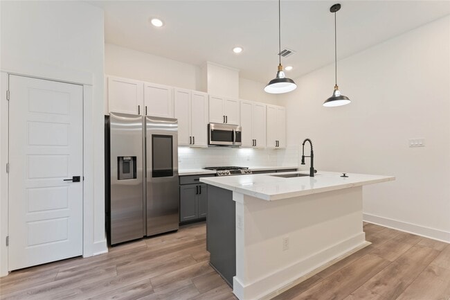 Building Photo - 5824 Highland Sky Ln