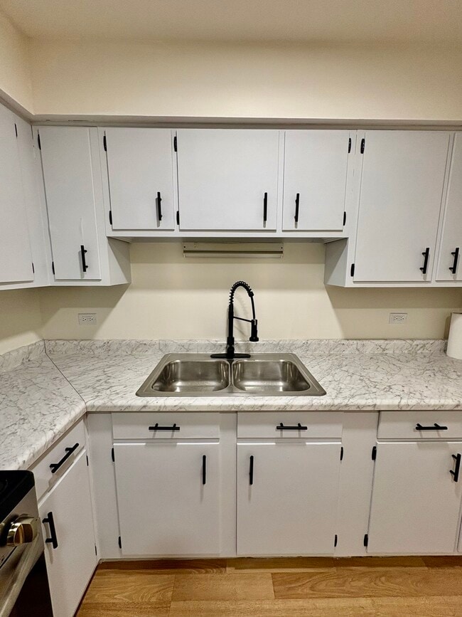 Building Photo - 1557 Jill Ct