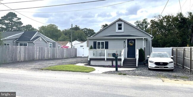 Building Photo - 1742 Marley Ave