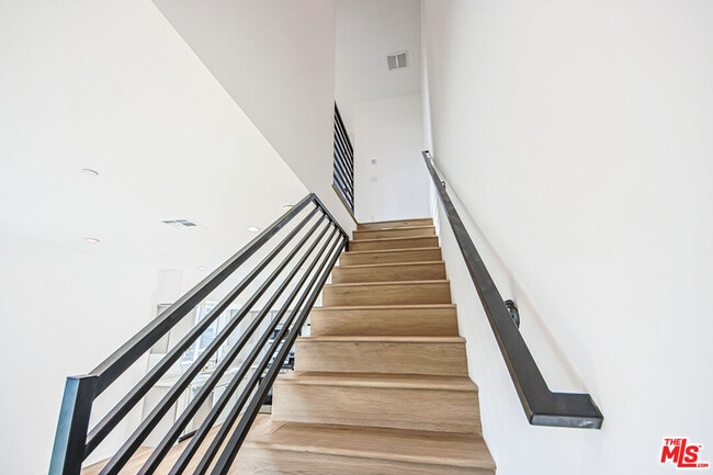 Building Photo - 11443 Hatteras St