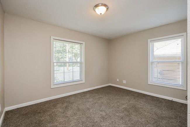Building Photo - 4724 Granada Dr