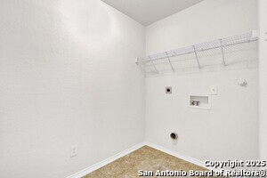 Building Photo - 402 Point Valley