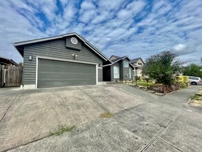 Building Photo - Beautifully Remodeled 3bd/2bath Hillsboro ...