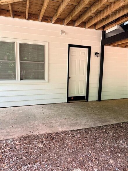Building Photo - 1173 Mill Ridge Dr