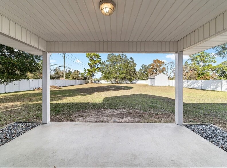 Building Photo - 6930 Bahia Rd