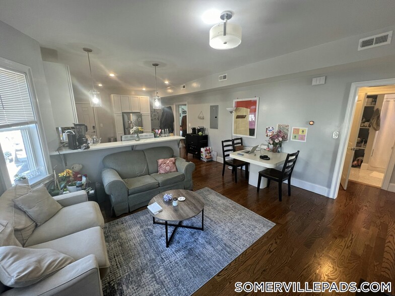 Building Photo - 337 Highland Ave