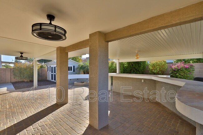 Building Photo - 2695 E Harrison Ct