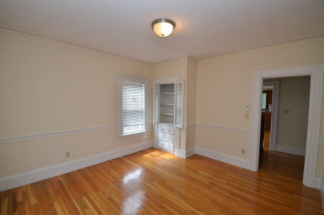 Building Photo - 51-2 North Ave