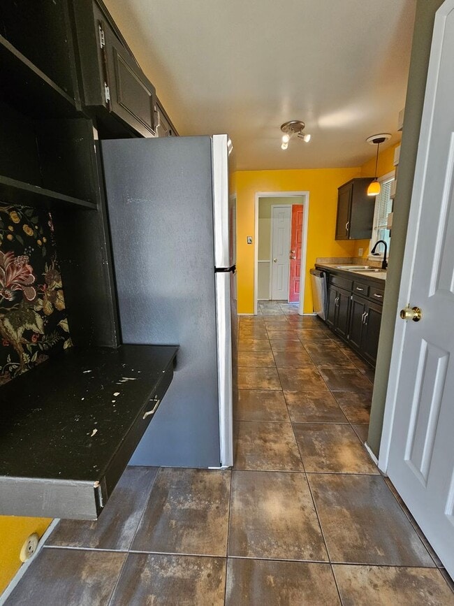 Building Photo - Spacious SE Denver Ranch - Virginia Villag...