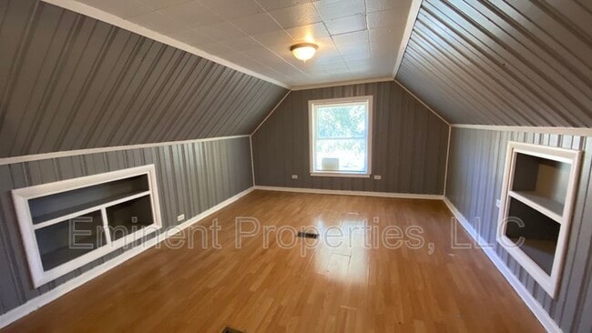 Building Photo - 10628 S. Green