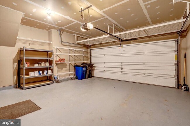 Building Photo - 6830 Hartzell Hill Ln