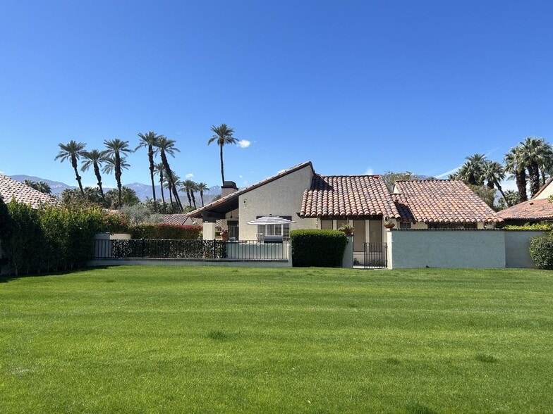 Building Photo - 22 Cll Escala