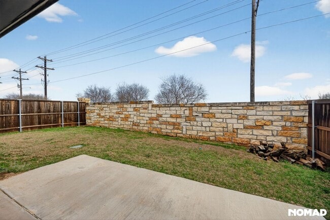 Building Photo - 1780 Dartmoor Dr