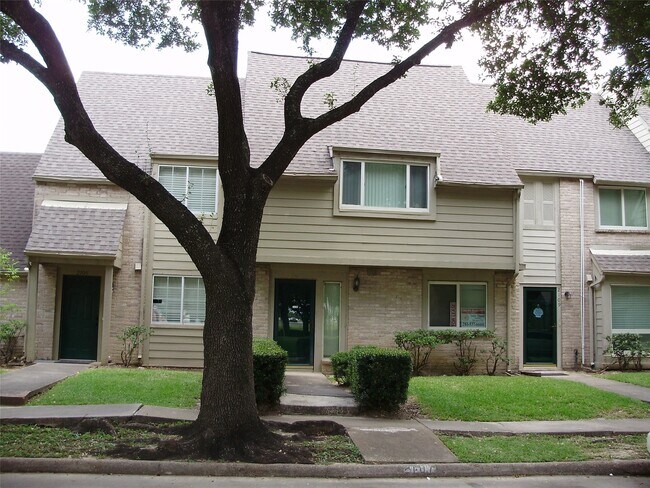 Primary Photo - 2107 Shiveley Cir