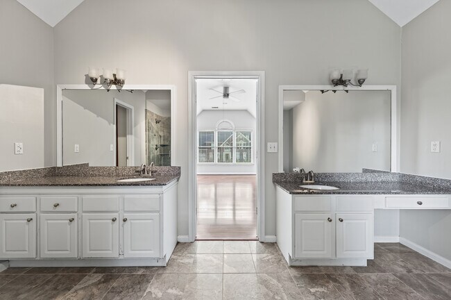Building Photo - 3760 Peachbluff Ct