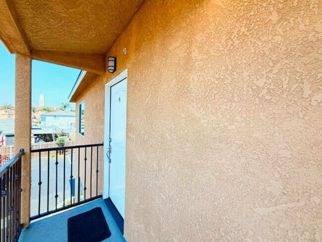 Building Photo - Welcome to Your Cozy and Modern Upstairs A...