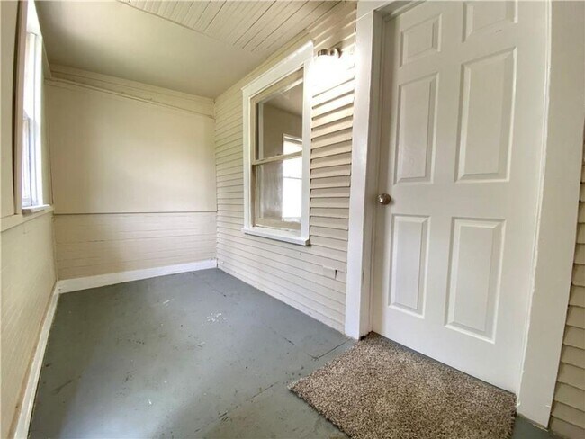 Building Photo - Affordable 3 Bedroom 1 Bath Home