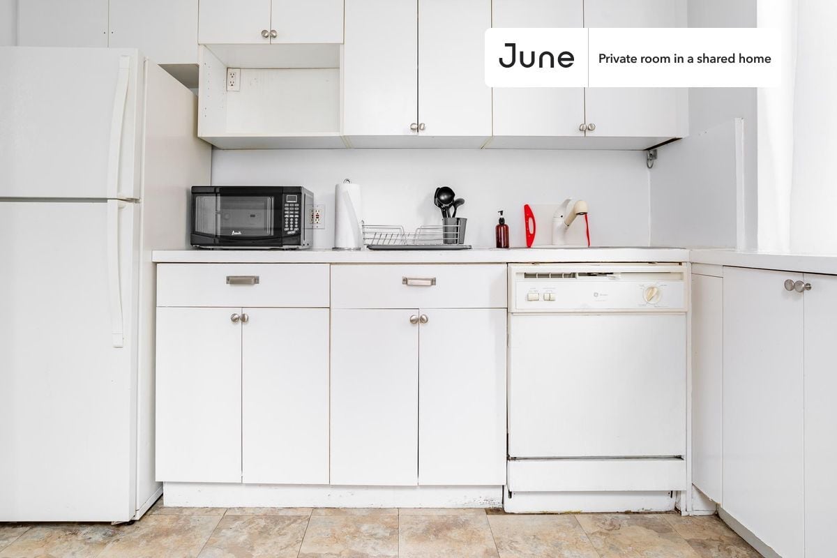 Building Photo - Room in Shared 4 bed/1 bath home in Chelsea