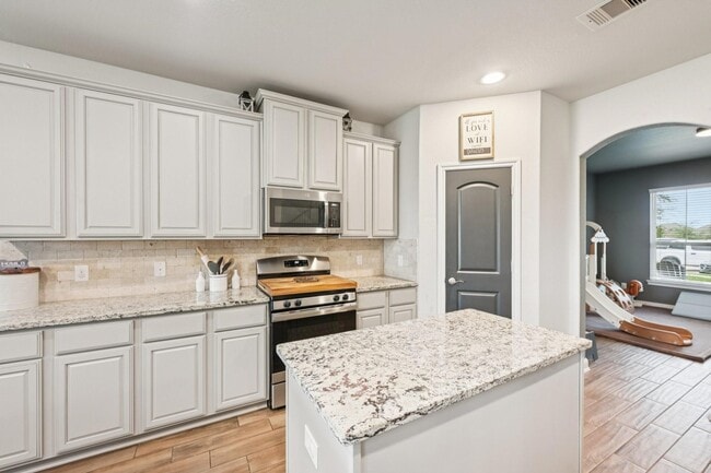 Building Photo - 2406 Harborwood Ct