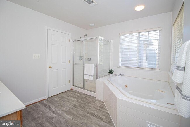Building Photo - 1616 Benoli Ct
