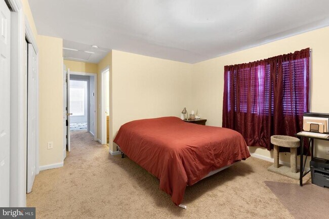 Building Photo - 2683 Edgemont St
