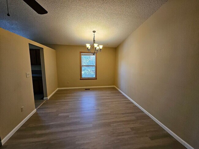 Building Photo - "Stunning 4-Bed, 3-Bath Family Retreat in Colorado Springs!"