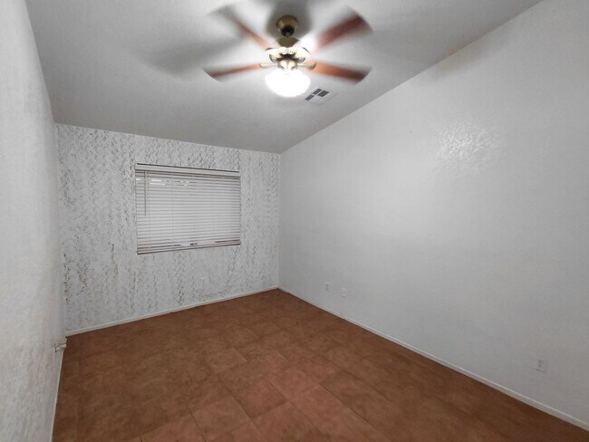 Building Photo - 936 Alameda St