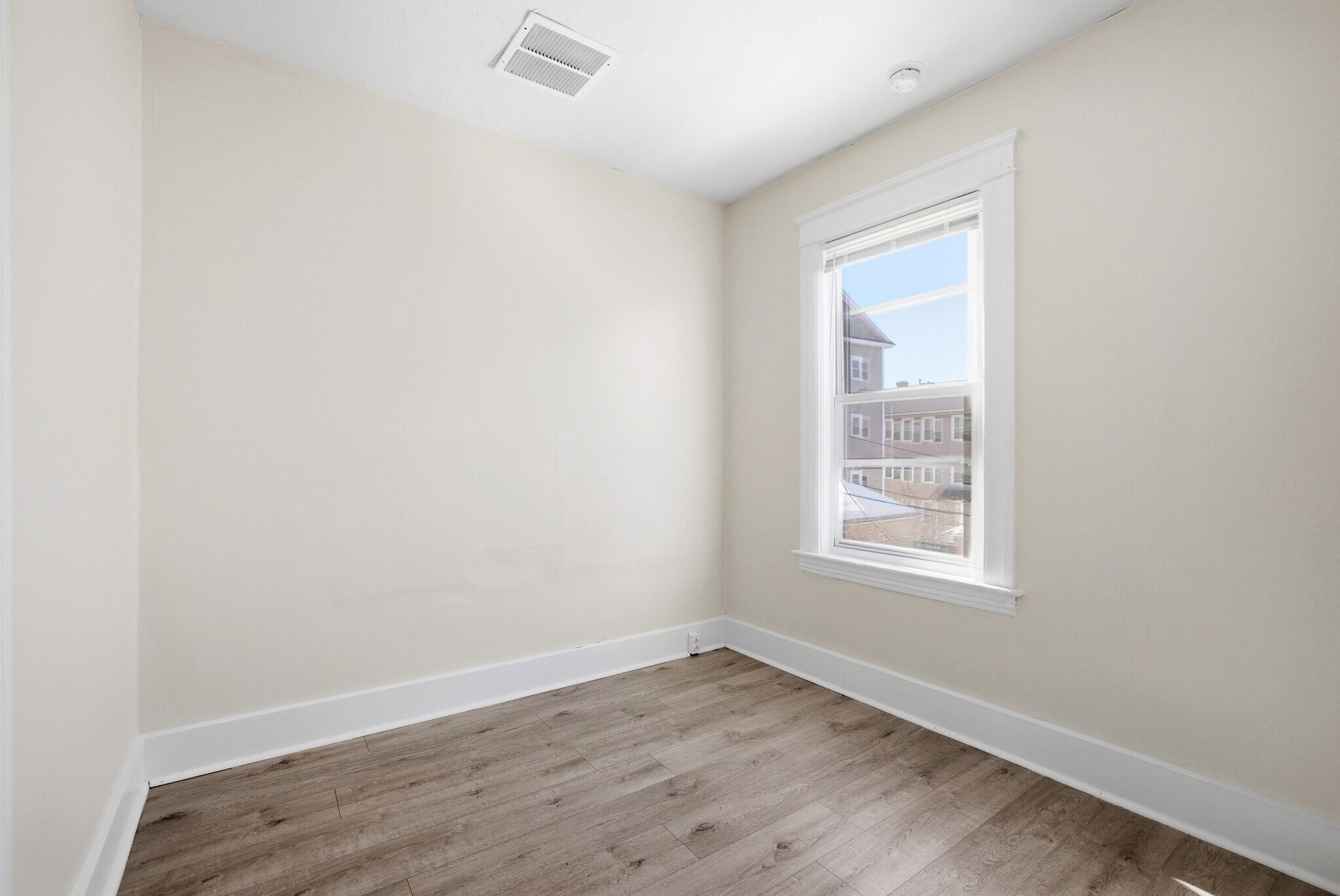 Building Photo - 12 Hillside St