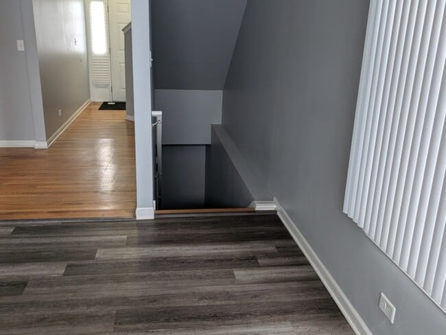 Building Photo - 1966 Alinda Ave