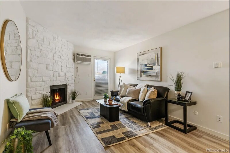 Building Photo - 10150 E Virginia Ave