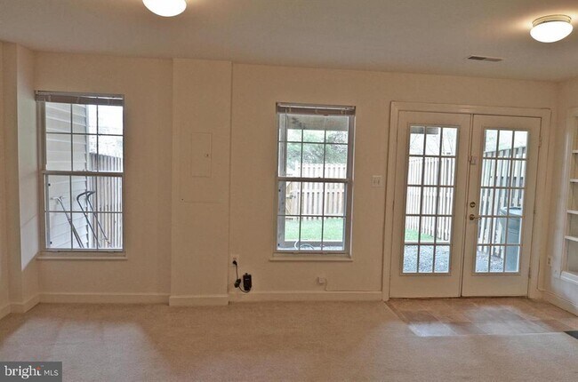 Building Photo - 14243 Glade Spring Dr