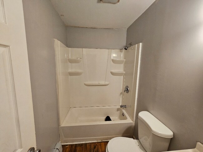 Building Photo - 782 Hallett St