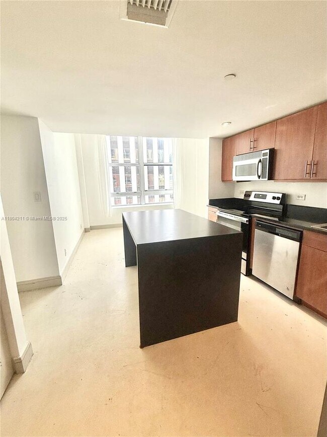Primary Photo - 111 E Flagler St
