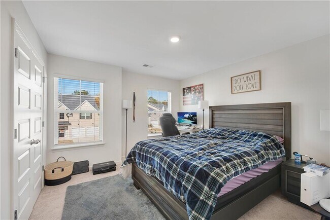 Building Photo - 1127 Trident Maple Chase