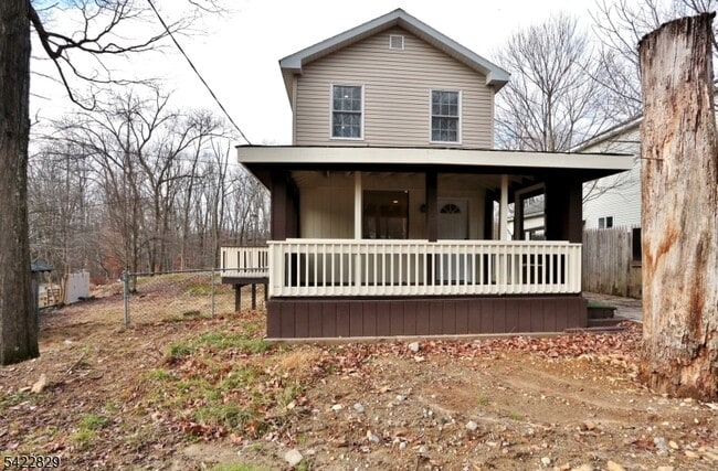 Building Photo - 422 Brown Trail