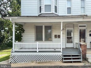 Building Photo - 122 Houston Ave
