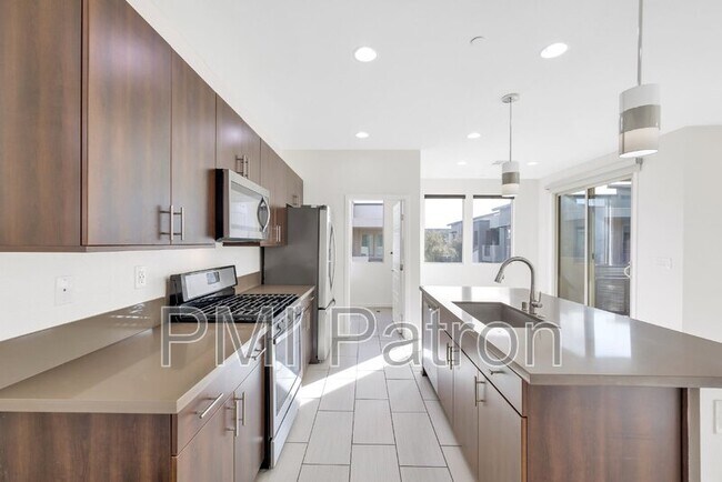 Building Photo - 11231 Hidden Peak Ave