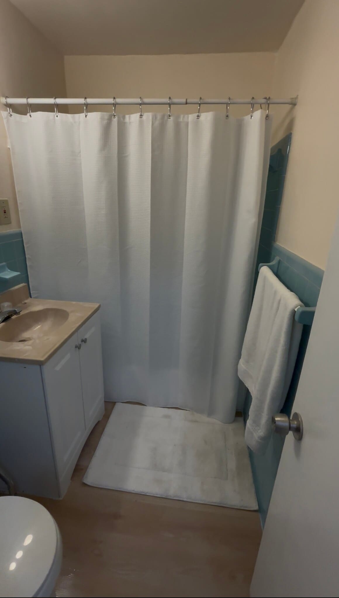 Bathroom - 6580 Santona St