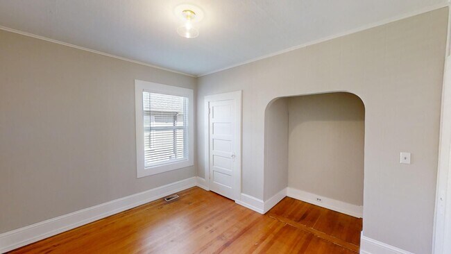 Building Photo - KJKLLC-Carlton Street