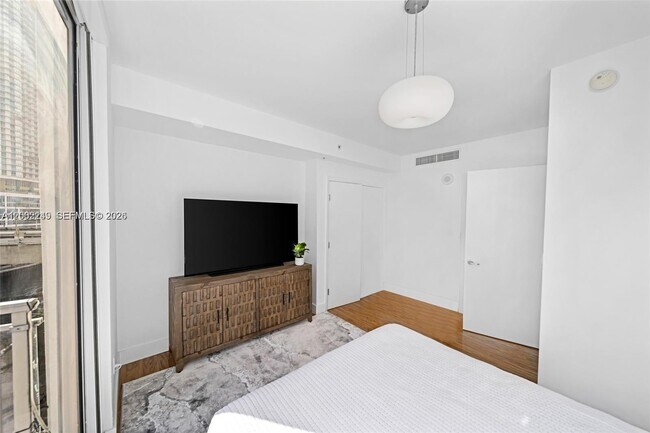 Building Photo - 92 SW 3rd St