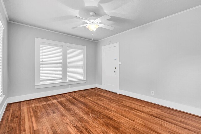 Building Photo - 1320 W Pierce St