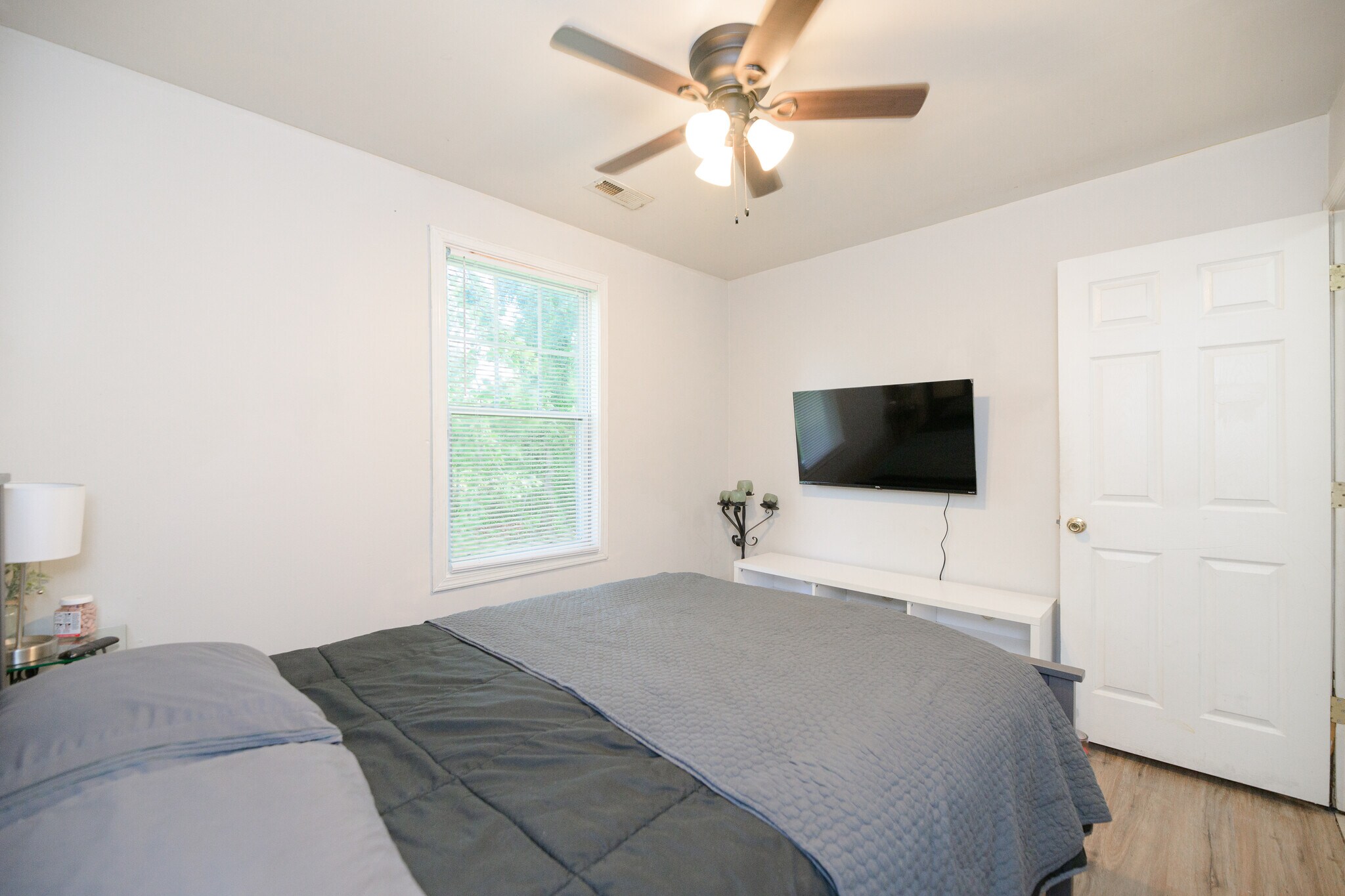 Building Photo - 834 C Ave