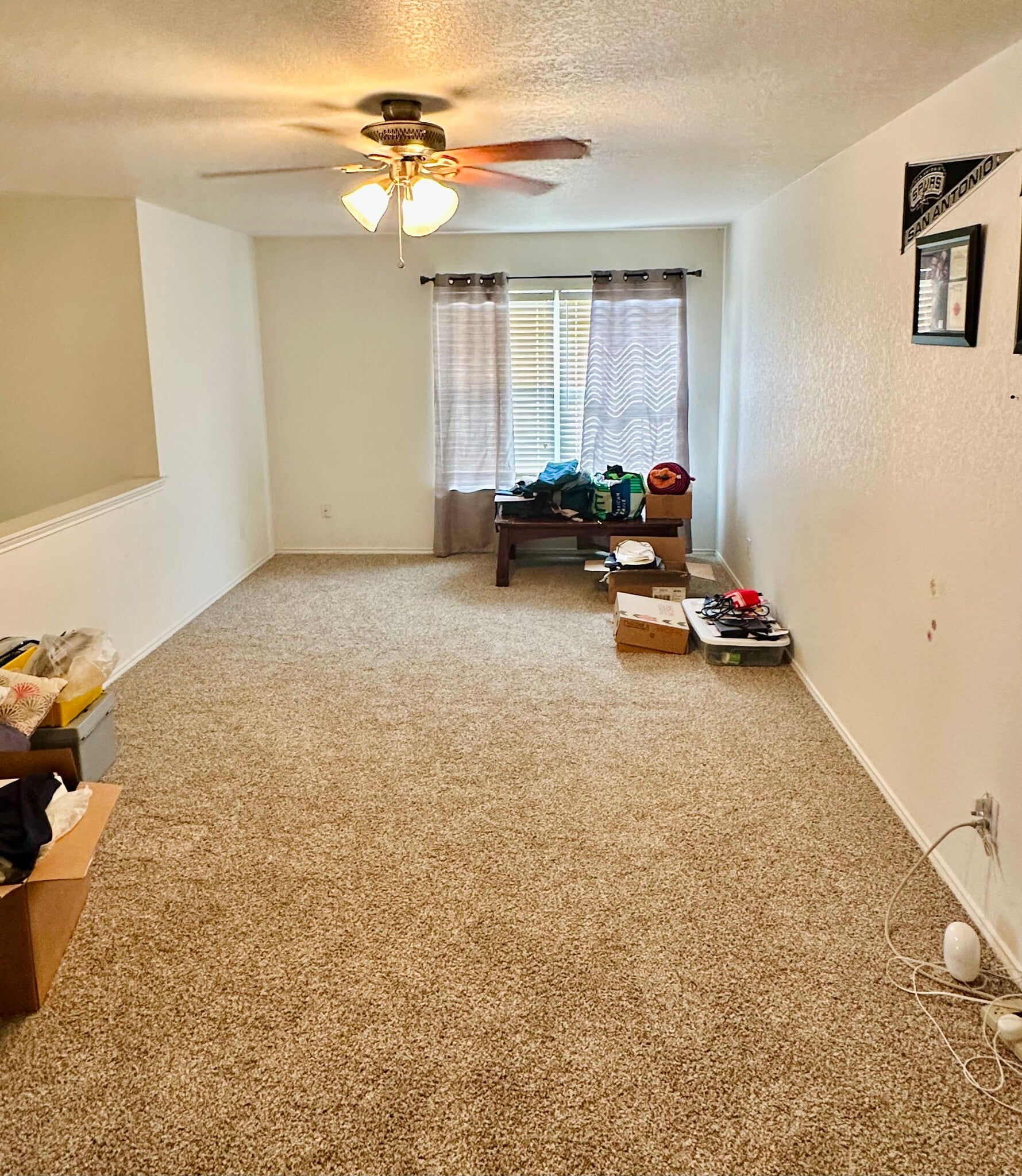 Spacious game room / loft - 10366 Manor Crk